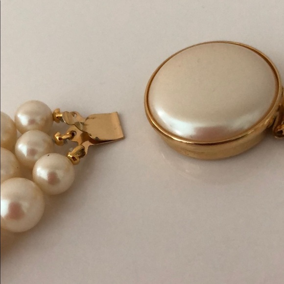 VINTAGE PEARL 3 STRAND IVORY PEARL NECKLACE - Picture 6 of 8